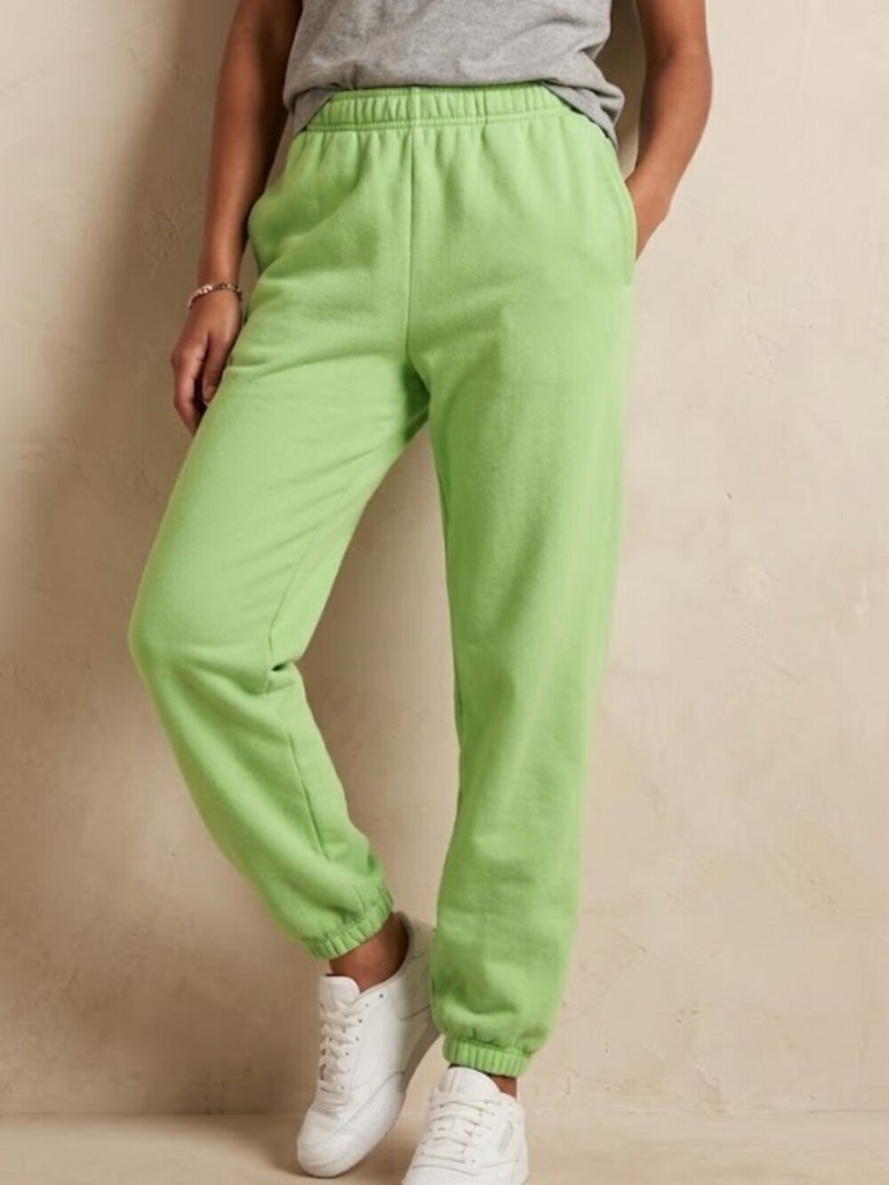 TNA Aritzia XS Extra Fleece Boyfriend Sweatpants Green High Rise Relaxed Joggers